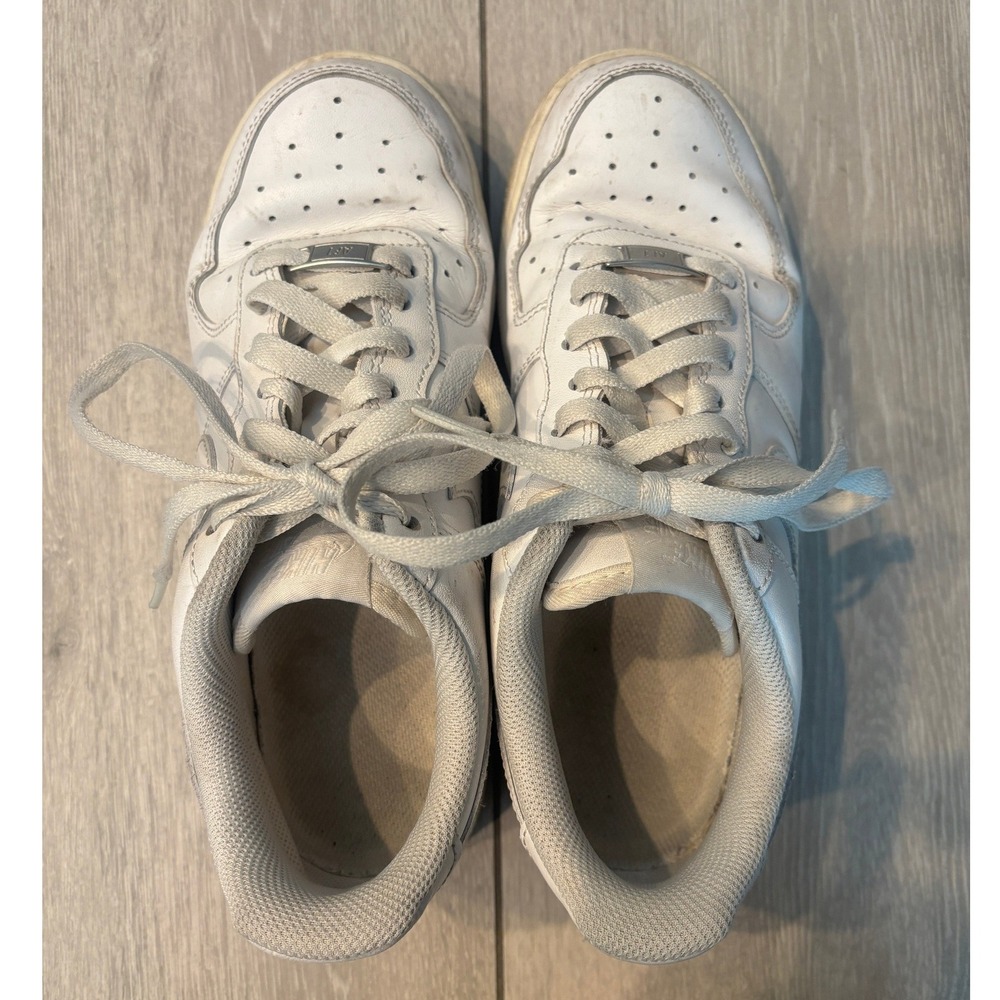 Nike Air Force 1 '07 Triple White Women's Size 8 Low-Top Sneakers - Picture 4 of 7